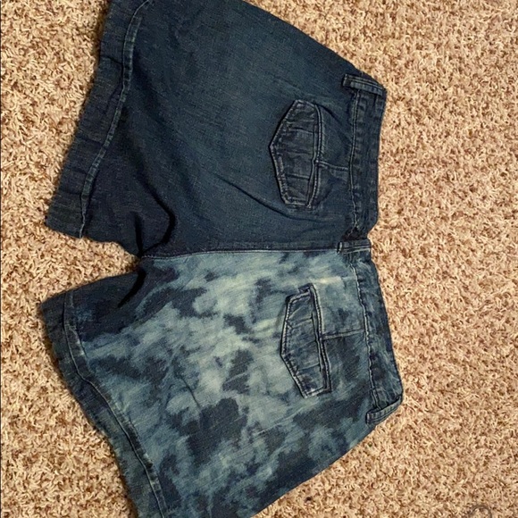 Bleached Jean shorts - Picture 4 of 7